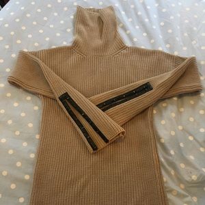 GUCCI turtle neck sweater ! 100% wool